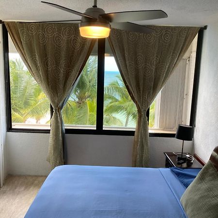 Front Beach Private Room With Shared Bathroom Канкун Екстер'єр фото