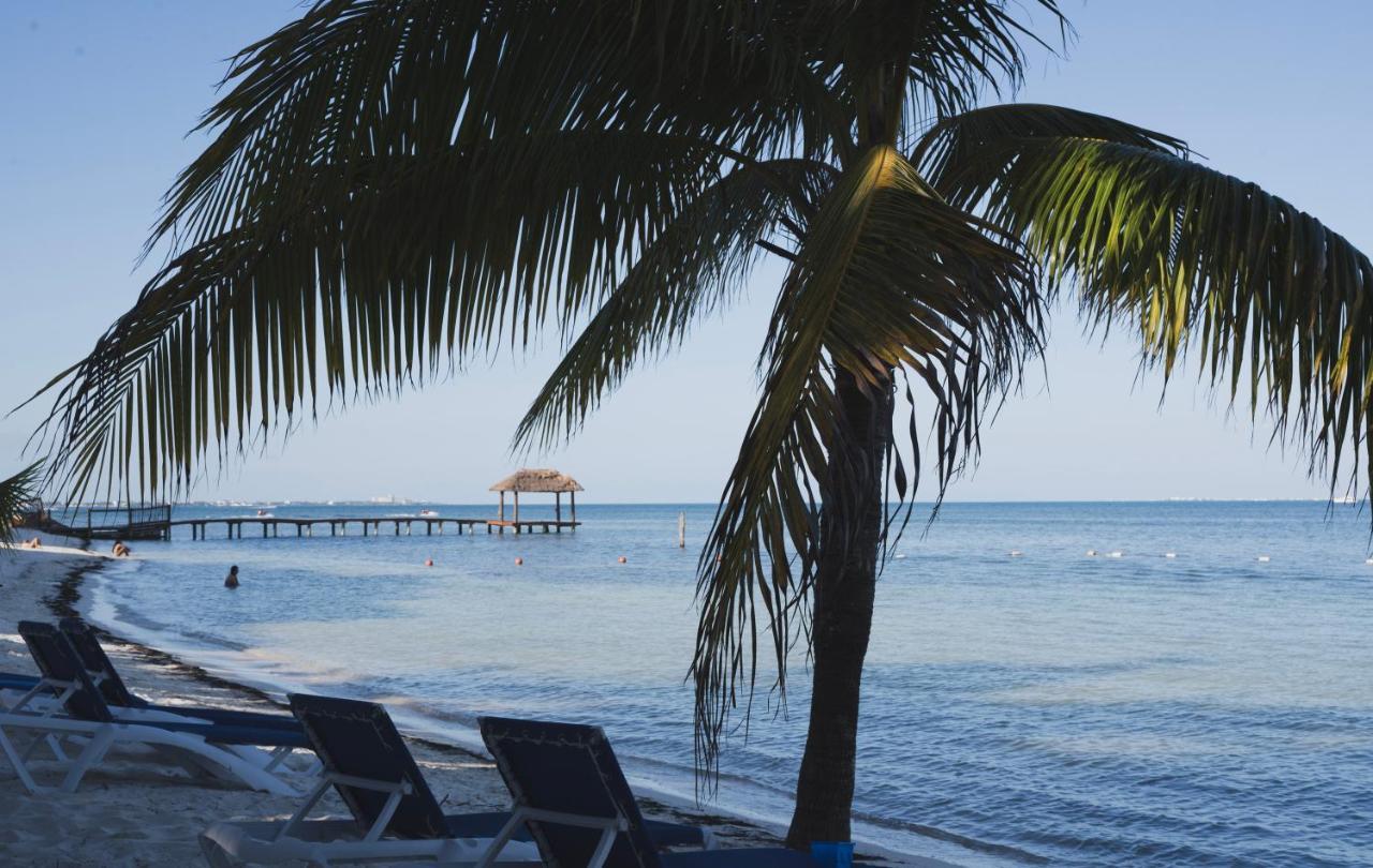 Front Beach Private Room With Shared Bathroom Канкун Екстер'єр фото