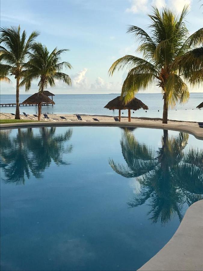 Front Beach Private Room With Shared Bathroom Канкун Екстер'єр фото