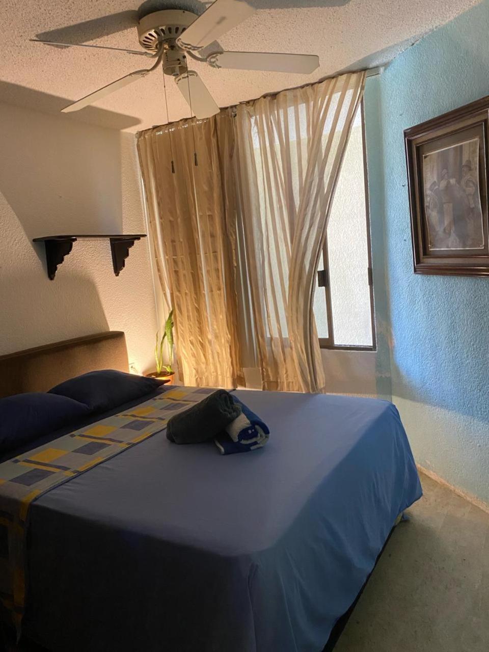 Front Beach Private Room With Shared Bathroom Канкун Екстер'єр фото