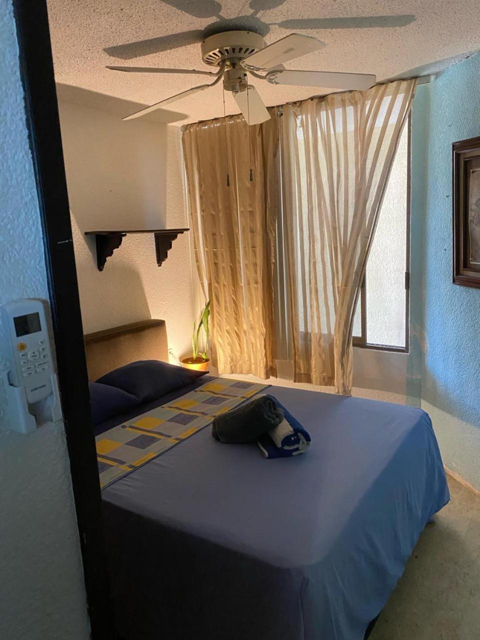 Front Beach Private Room With Shared Bathroom Канкун Екстер'єр фото