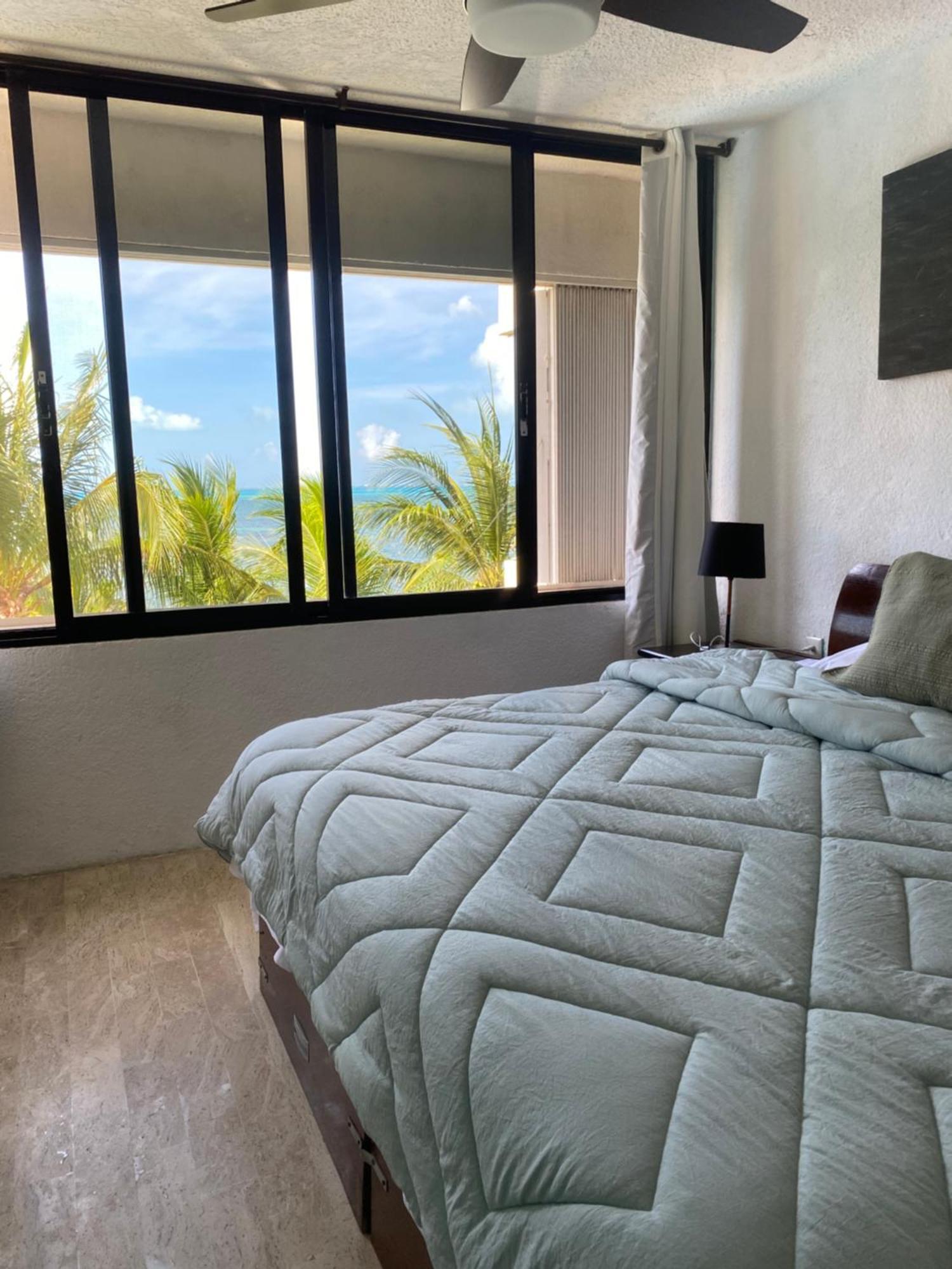 Front Beach Private Room With Shared Bathroom Канкун Екстер'єр фото